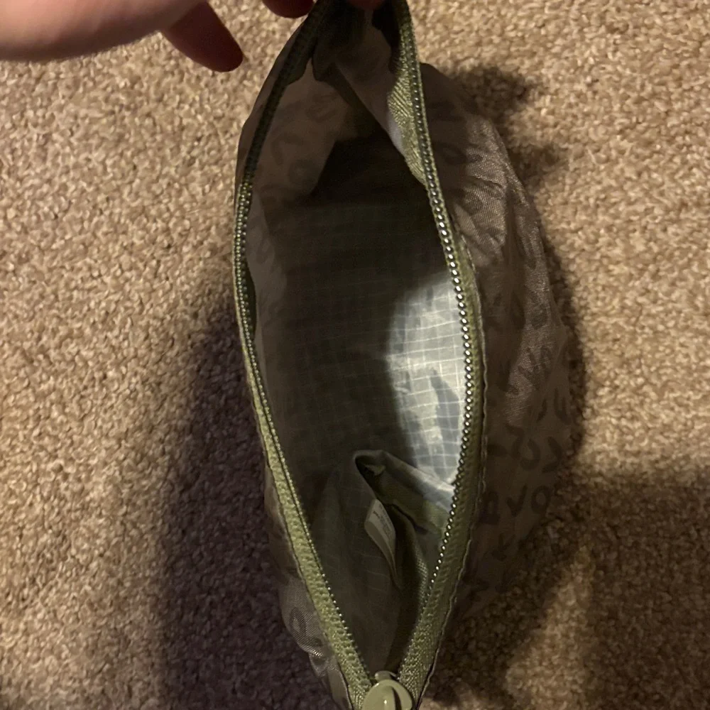 Victoria's Secret Gray Love Print Toiletry Bag